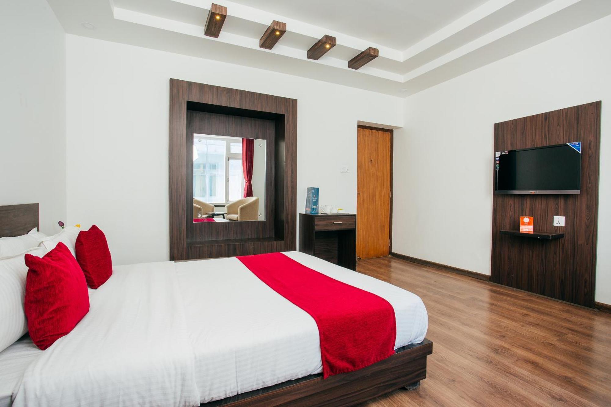 Oyo 11474 Gangaur Regency Boutique Hotel Kathmandu Bagian luar foto