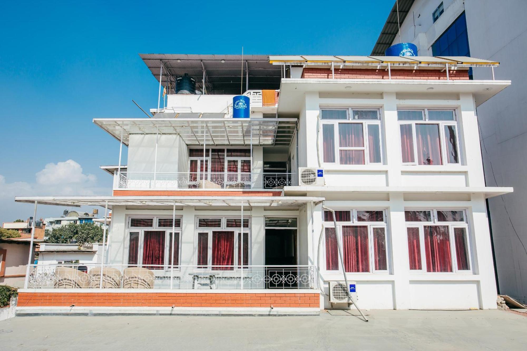 Oyo 11474 Gangaur Regency Boutique Hotel Kathmandu Bagian luar foto